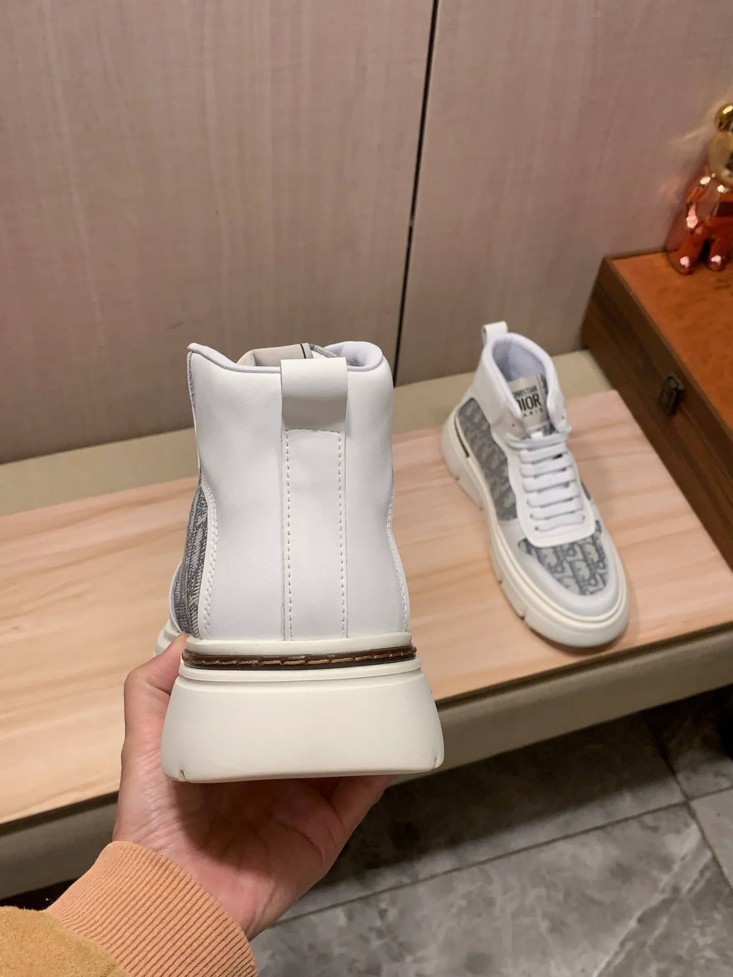 High-top men's shoes 💰442💰💰🎩🎩[Lightning][Lightning] "Dior DDIOR*" The latest and most popular casual shoes, top brand [Seduce] luxury~purchase, top-quality~. [Strong] The upper is made of imported breathable cowhide with material ➕ breathable sheepskin feet (•) and fine workmanship. The original stylish and stylish soft rubber wear-resistant and non-slip outsole is light and comfortable on the feet. The real thing looks better when photographed. 122: code: 38-44, 2️⃣ colors selected